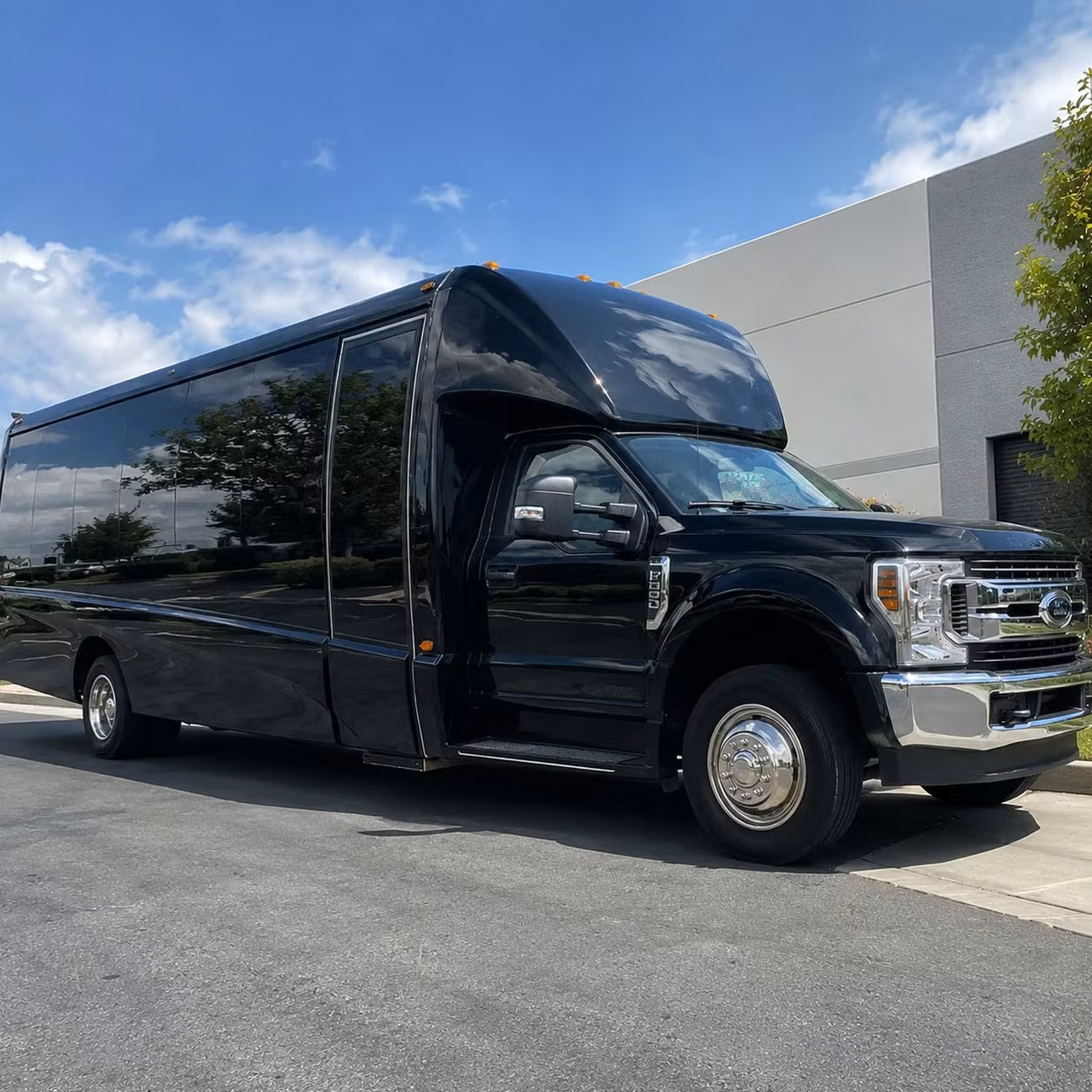 las cruces 15 passenger minibus rental