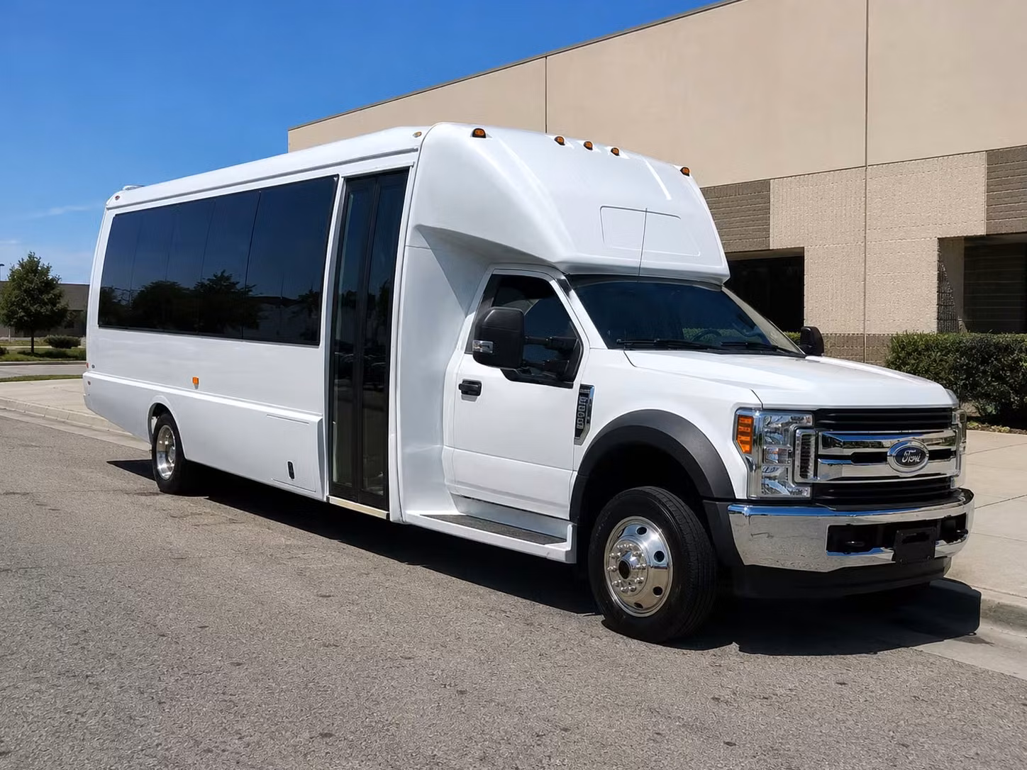 las cruces 18 passenger minibus rental